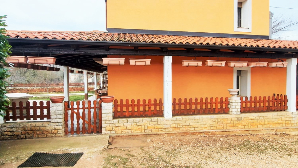 Istrisches Steinhaus mit freiem Blick in der Nähe von Buje